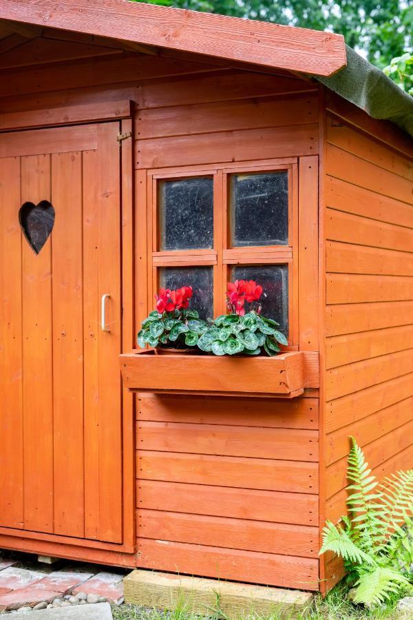 Red Cherry House Watford  Exterior foto