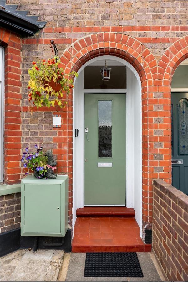 Red Cherry House Watford  Exterior foto